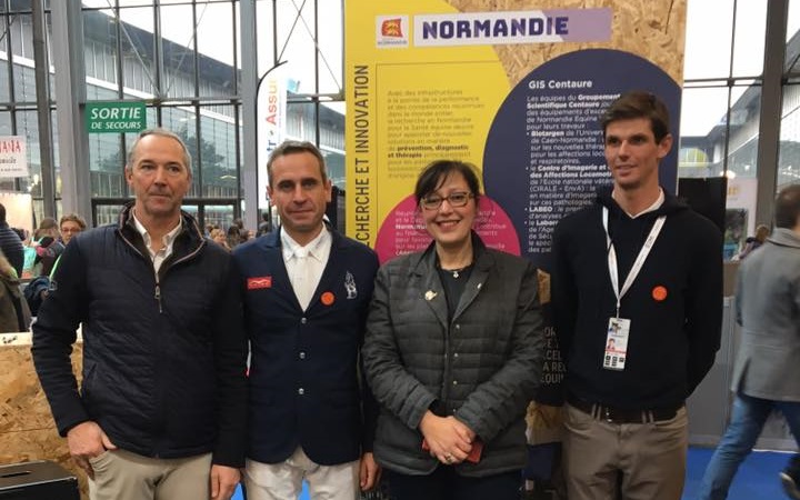 Stand-Normandie-Salon-du-cheval-2018-Malika-Cherriere-et-les-cavaliers-normands